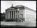 Berlin. Opernhaus. Fassade übereck (Wenzeslaus v. Knobelsdorff. 1741/42);
55470; KUNSTGESCH. INSTITUT BERLIN; 55/3565