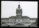 Charlottenburg, Schloß: Stadtseite. Mittelbau. Entwurf Nerings 1695-98; 1701-11. Seitenbau T. u. Kuppd ?asank; 8442. KUNSTGESCHICHTLICHES INSTITUT BERLIN